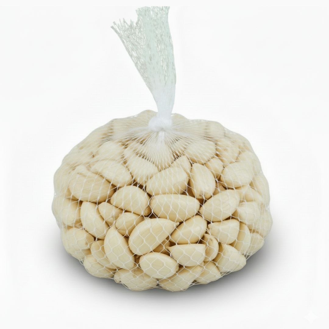 Peeled Kating garlic.